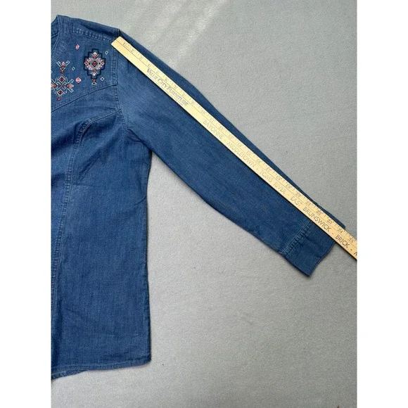 Studio bvd&co. Embroidered Denim Shirt Womens XL Blue Button Down Long Sleeve - Picture 6 of 12